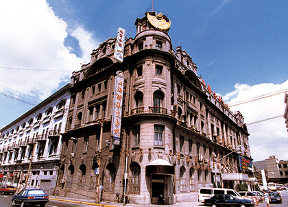 Şangay Borsası yeniden açılış binası