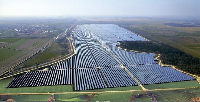 Güneş Enerji Tarlası